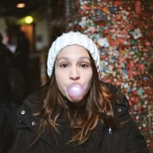 Meet your Posher, Thaís